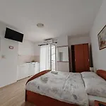 Casa de hóspedes & Samohod Vodice