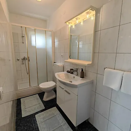 & Samohod Affittacamere Vodice